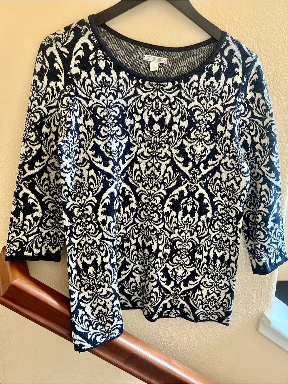 Dana Buchman Black & White Damask Pattern Knit Top